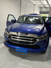 Load image into Gallery viewer, Custom Made Leather Seat Cover For ISUZU MU-X 7 Seater 2021-2025