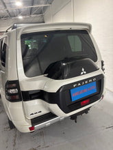 Load image into Gallery viewer, Custom Made Leather Seat Cover For Mitsubishi Pajero Turbo Diesel 7 Seater 2006-2021