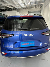 Load image into Gallery viewer, Custom Made Leather Seat Cover For ISUZU MU-X 7 Seater 2021-2025
