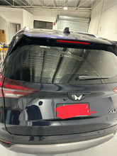 Load image into Gallery viewer, Custom Made Leather Seat Cover For Mahindra XUV 700 7 Seater
